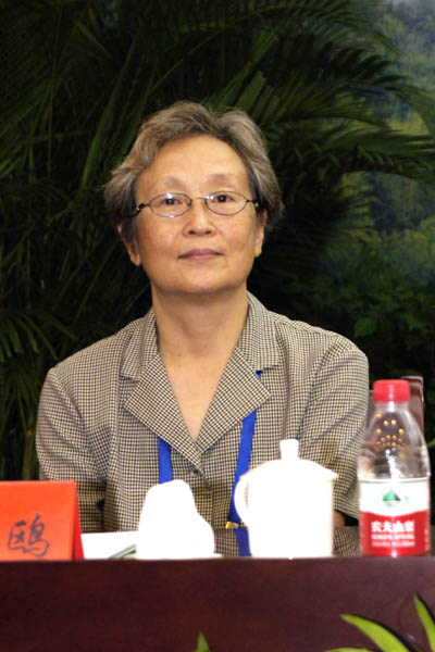 中央政策研究室农村局副局长李海鸥出席会议
