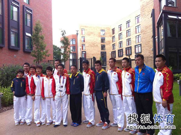 中国乒乓球队结束利兹备战 转战奥运村静候大