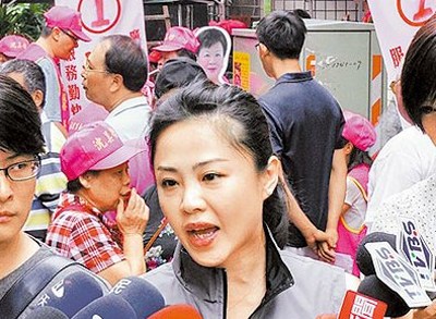 台美女议员李婉钰被斥说谎,男子拿出伤势照.