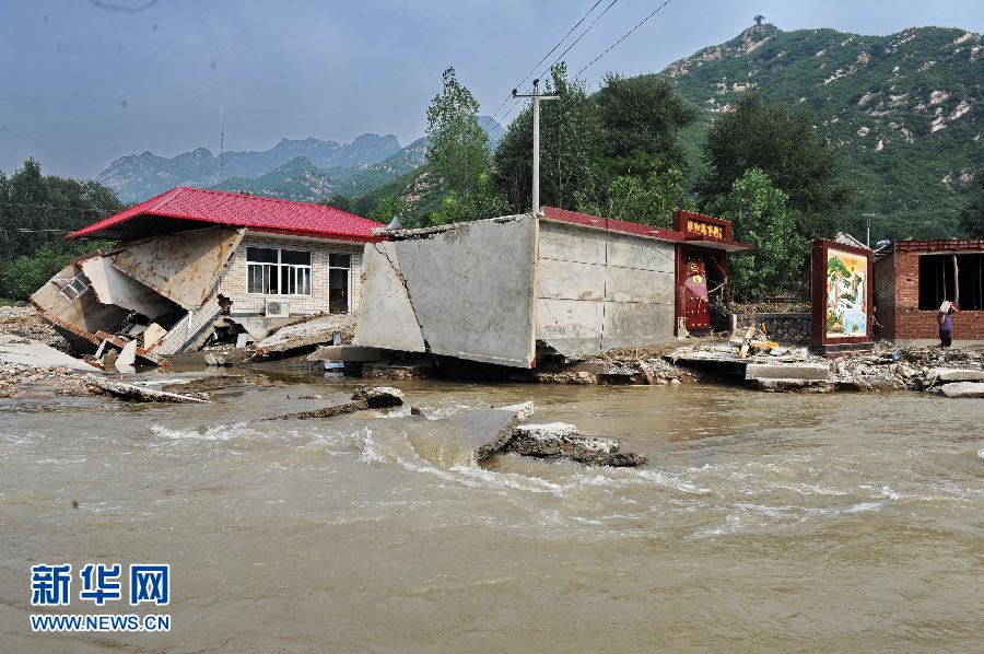 河北洪灾致死人数增至31人 2万人需安置(组图