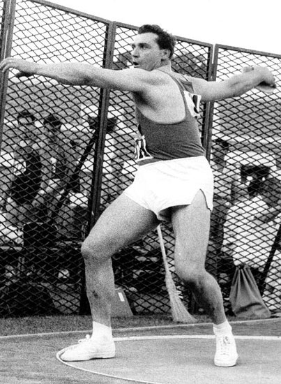 1960-Adolfo-Consolini(ﾶ)