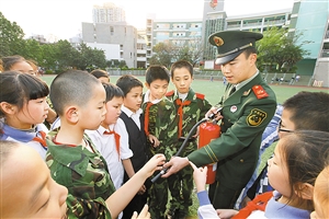 市委常委,深圳警备区政委王小毛大校,广东公安边防深圳指挥部政委章俊