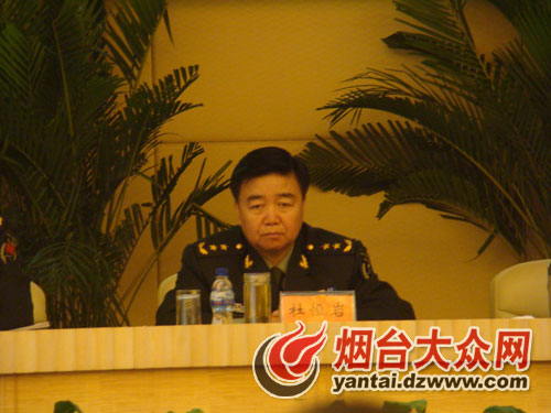 济南军区副政委杜恒岩。