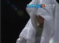 奥运视频-埃及选手因伤治疗 雷声头盖毛巾静待