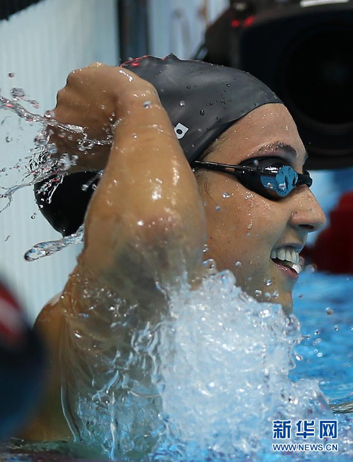 索尼夺女子200米蛙泳冠军 刷新世界纪录(组图