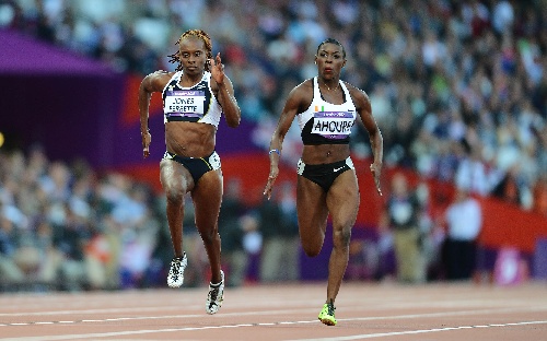 奥运图:田径女子100米首轮赛况 奋力向前跑