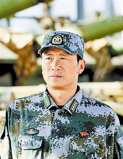 成都军区某装甲旅旅长卞晓明:一刻也不懈怠(图)
