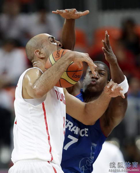奥运图:法国男篮战胜突尼斯出线 对抗