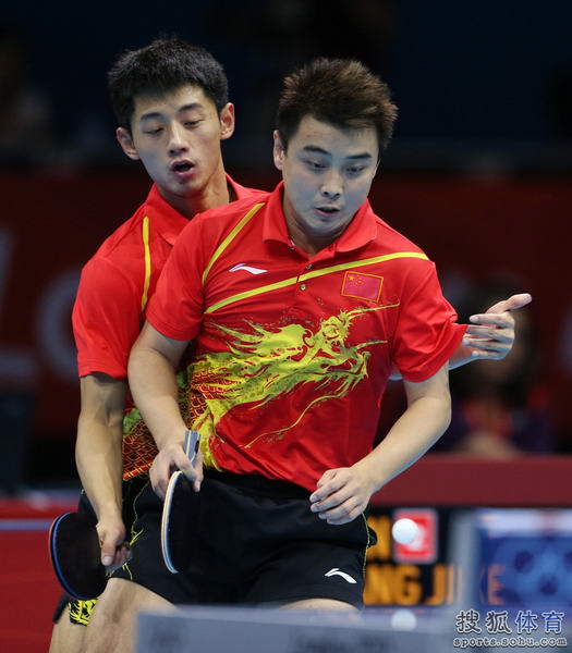 奥运图:国乒男团3-0胜新加坡 张继科和王皓