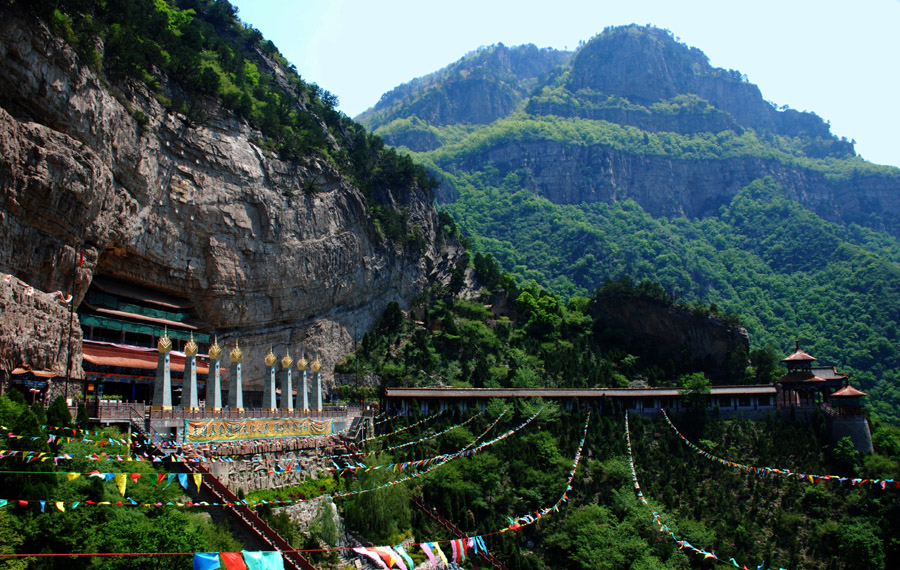 山西绵山:炎炎夏日里的清凉童话世界(组图)