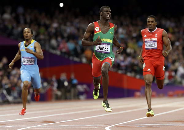 奥运图:男子400米詹姆斯夺冠 冲刺