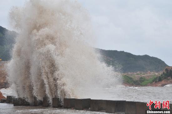 海葵加强为强台风逼近浙江沿海 官方严阵以待
