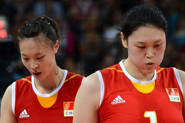 奥运图:日本女排险胜中国 王一梅失望