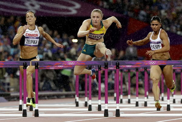 奥运图:女子100米栏皮尔森夺冠 跨栏