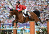奥运图：马术障碍赛瑞士夺冠 瑞士选手盖尔达
