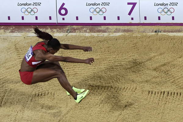 奥运图:女子跳远里斯夺冠军 美国选手跳远