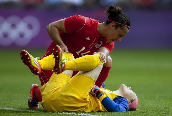 奥运图:加拿大女足绝杀获铜牌 门将抽筋