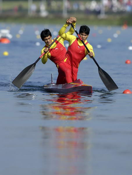 奥运图:男子双人划艇德国夺冠 中国选手获第八