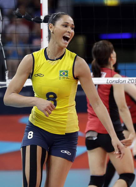 奥运图:巴西女排完胜进决赛 安德雷斯开心