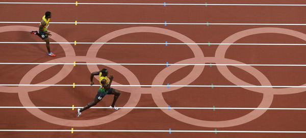 奥运图:男子200米博尔特卫冕 俯瞰博尔特冲刺