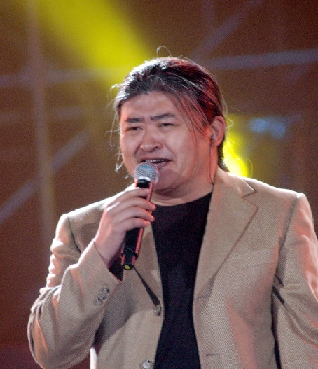 刘欢曾唱神曲《喂鸡》 旋律曲调像极《两个婆娘一个郎