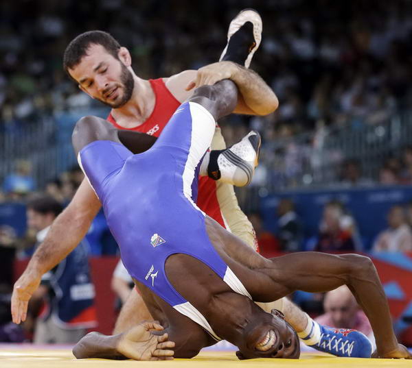 正文   北京时间2012年8月10日,伦敦奥运会男子自由式摔跤55公斤级的