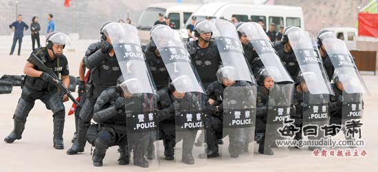 西北5省区公安特警比武 选拔代表队参加全国比武(组图