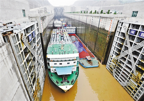 三峡五级船闸 改为四级运行(图)