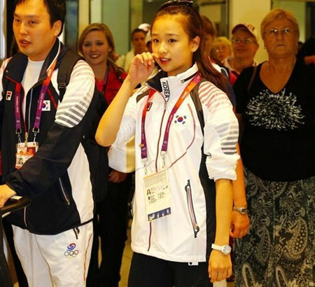 伦敦艺术体操赛场上的美少女 英伦刮起日韩风