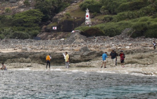 日本外务省拒绝中方抗议 声称中国保钓者登岛在先