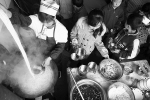甘肃省58个特困县从春季学期开始启动营养改