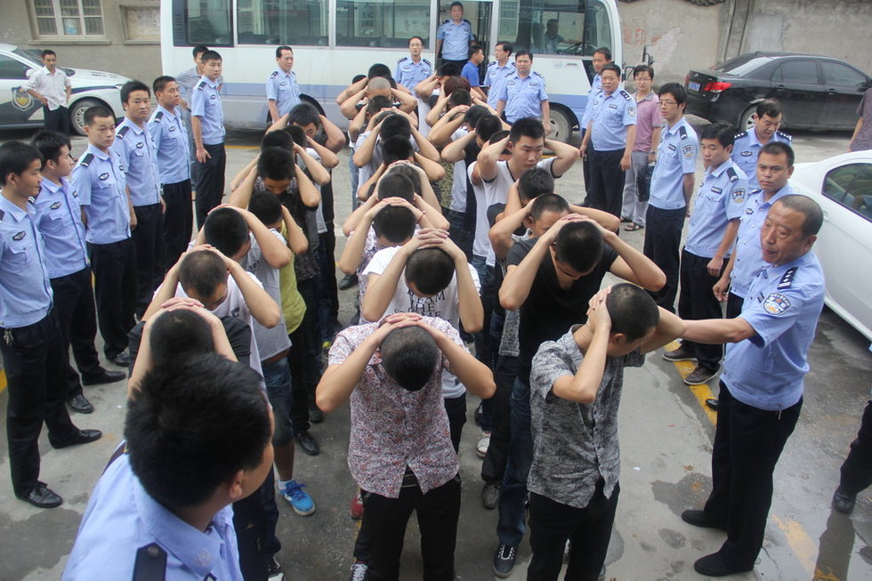 湖北50人为开采权持械聚众斗殴 已被警方制服(组图)