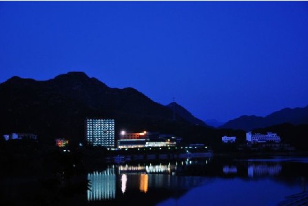 七夕浪漫京郊旅游 密云雾灵山庄湖光山色显柔情(组图)