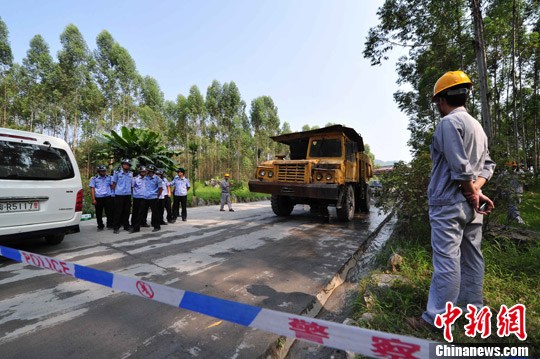 广东英德水泥厂爆炸现场仍被封锁(图)