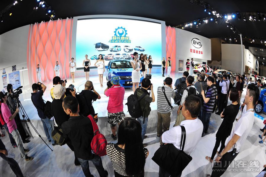 成都国际汽车展览会今日开幕