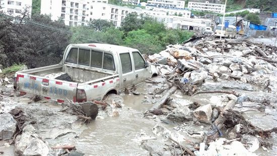 四川水电站泥石流10死14失踪(组图)