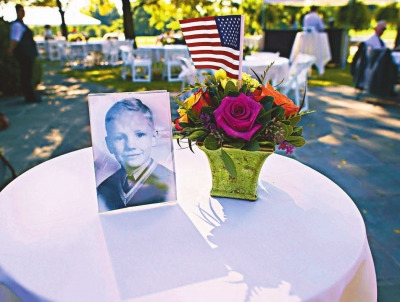 阿姆斯特朗葬礼8月31日举行，全美下半旗志哀 美联社