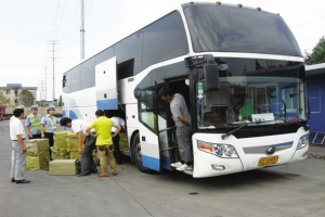 双层卧铺车禁凌晨行车(图)