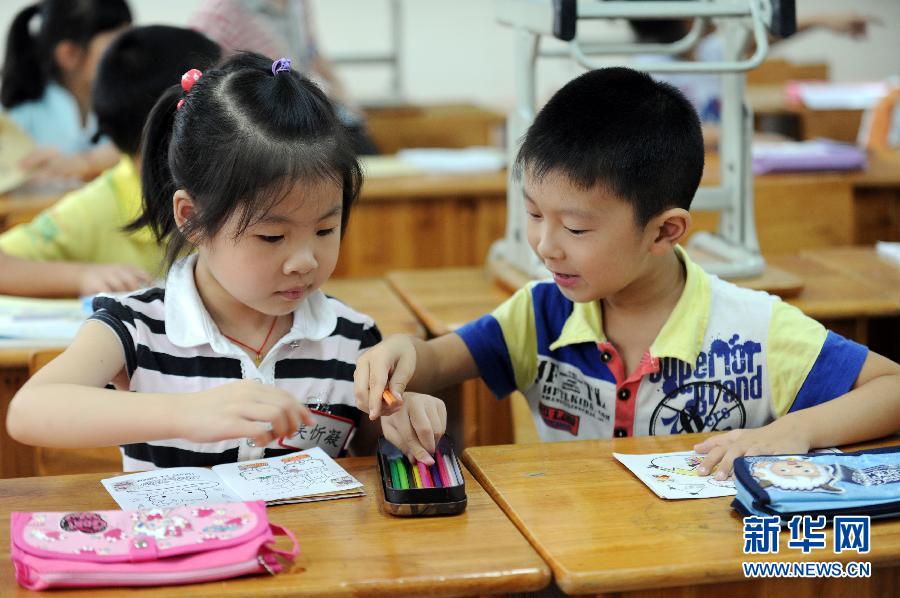 时间上学女生推行小学(小学)偷弹性组图禁果尝图片