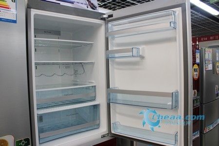 卡萨帝bcd-290wbcz冰箱拥有360度立体送风功能,回圈制冷不结霜