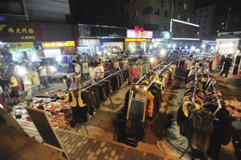 莫邪路变身夜市一条街(组图)