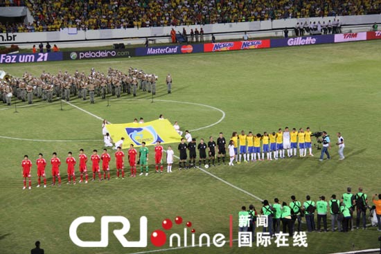 国际足球友谊赛:中国国足0比8惨败巴西国家队