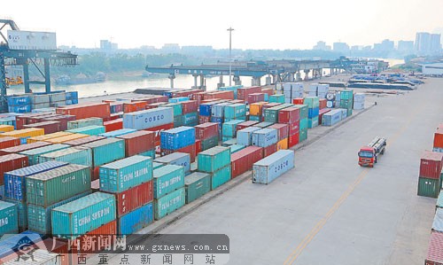 扩建升级后的贵港港中心港区.