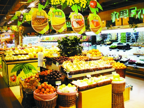 拜特精品超市内,来自世界各地的水果叫人垂涎三尺