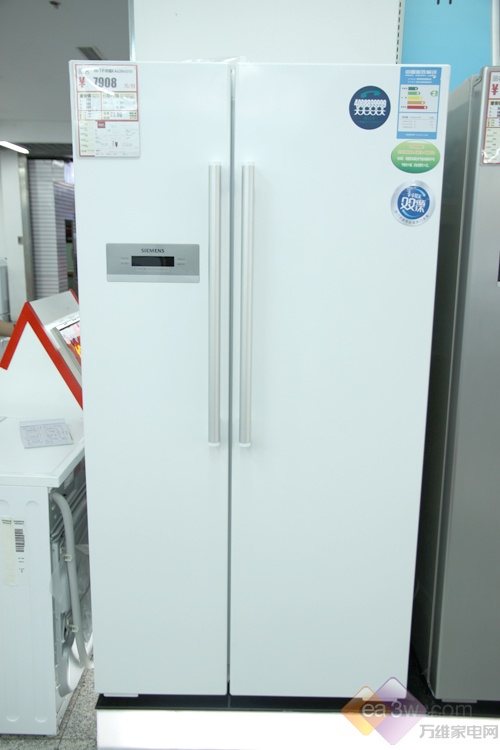 这款西门子对开门冰箱，全新升级技术采用了双循环制冷系统，从而将提升保鲜性能，达到更精确控温，全面升级产品内饰配置，提高精细度，合理配置空间将容量提升至610升。