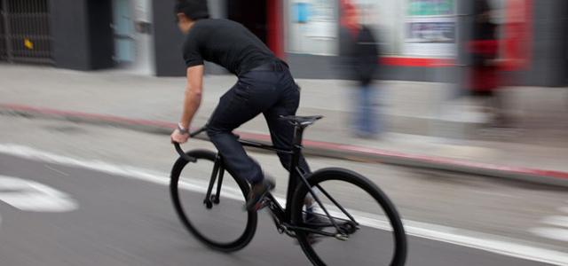 移动App帮助自行车手记录撞车时的各种数据