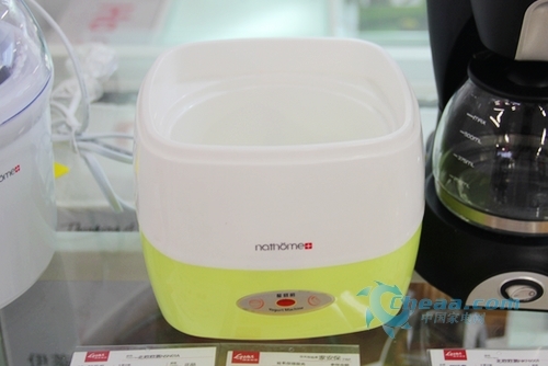 此外，这款酸奶机在选材上也相当讲究，自己轻松制作酸奶，卫生放心，轻松消除外购的安全困扰。