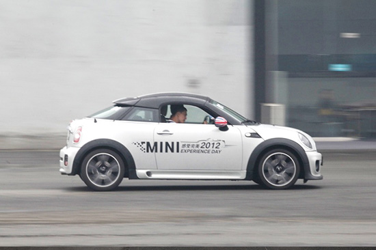 全新MINI COUPE硬頂跑車