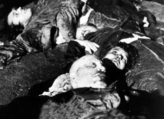 墨索里尼死后遭遇 尸体被倒吊在广场示众 图 搜狐文化频道