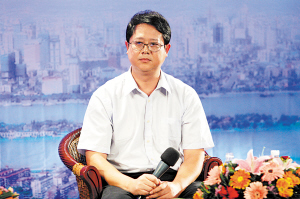 李宏  